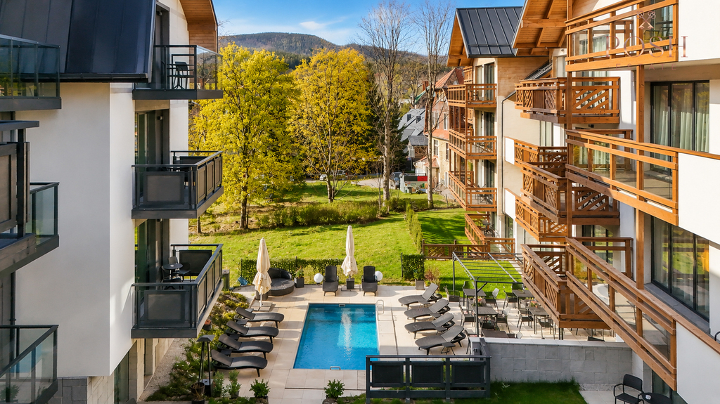widok na basen | inwestycja | balkon |własna sauna
